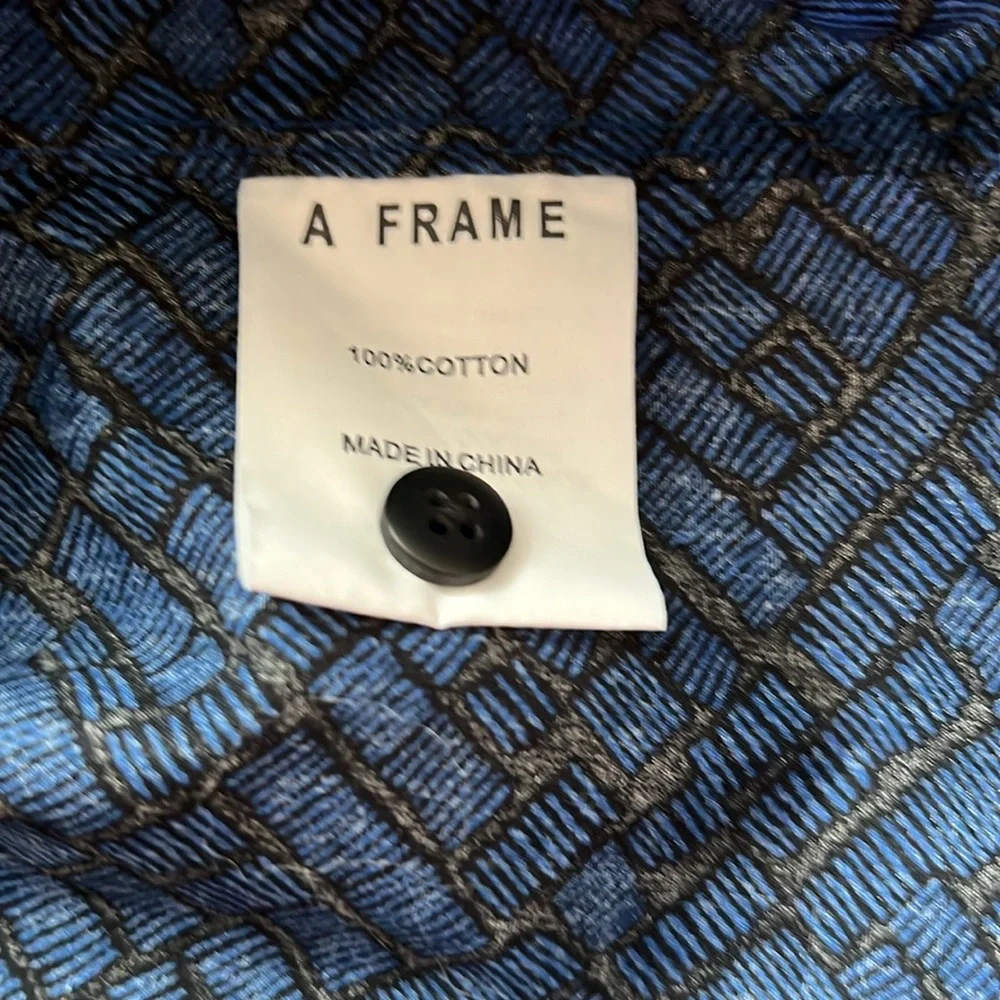 A Frame Men’s Short Sleeve Button Up Blue/Black Geo Print Shirt Medium - Picture 7 of 8